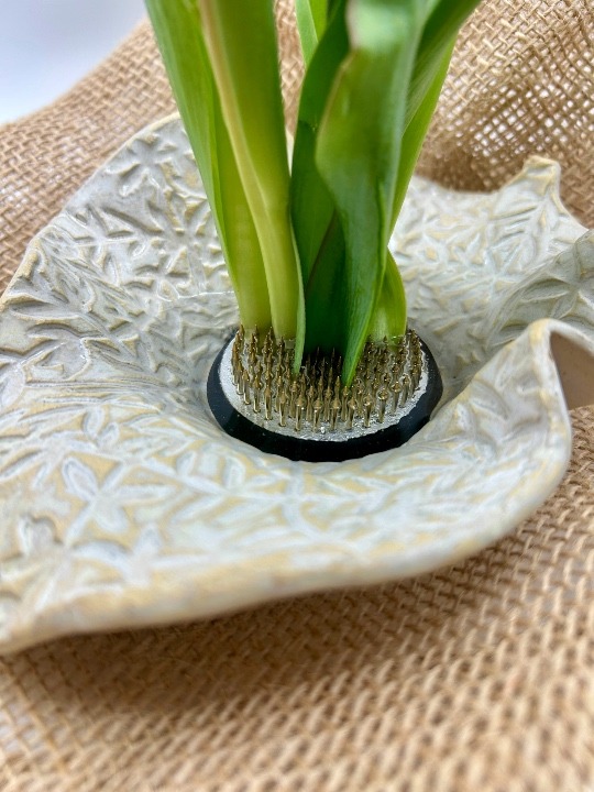 Leaf-shaped Ikebana Vase Embossed w/ Vines in Winter White - Image 3