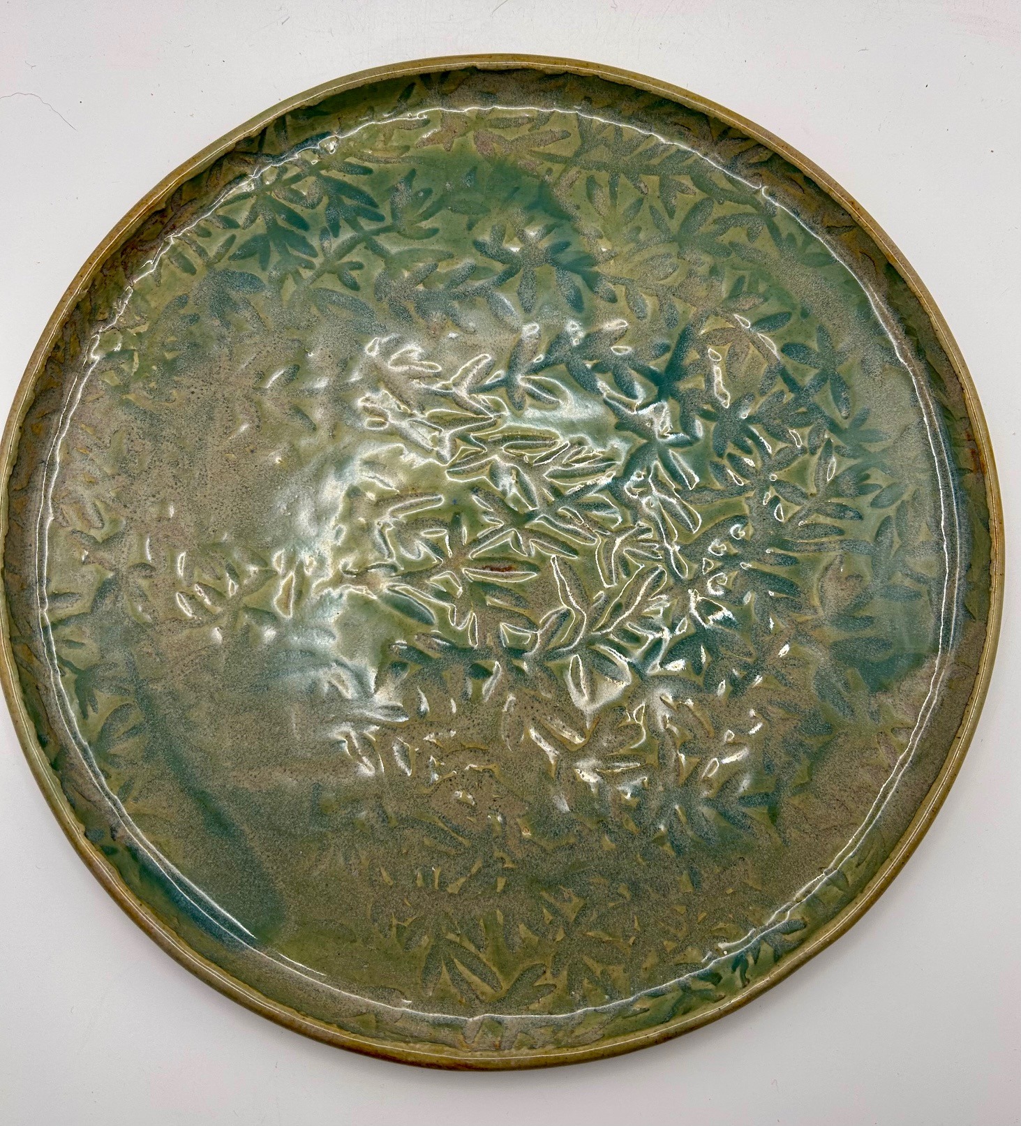 Vine Embossed Round Salad/Lunch Plate