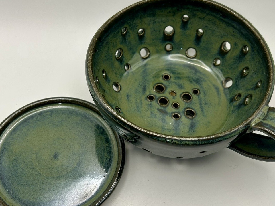 Berry Bowl w/ Dish in Luminous Turtleback Green - Image 3