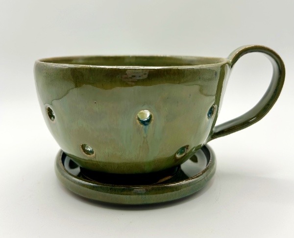 Berry Bowl w/ Dish in Olive