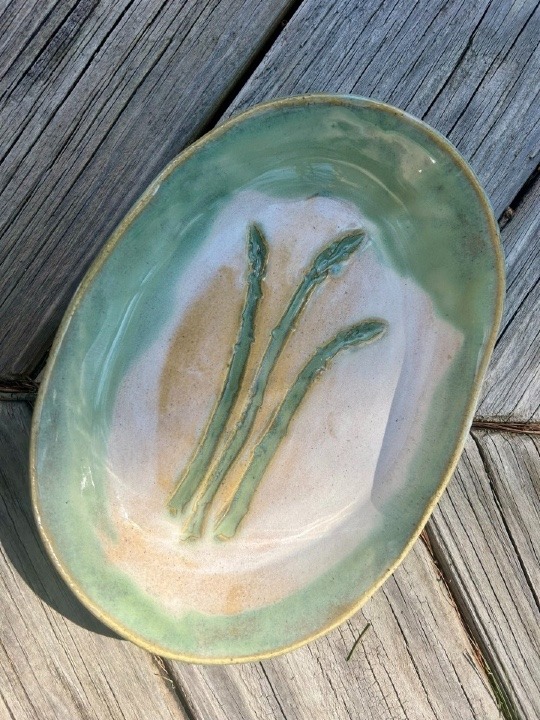 Embossed Asparagus Tray in Pearl White & Green