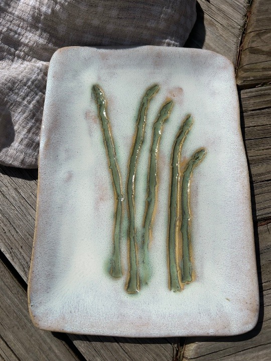 Embossed Asparagus Tray in Pearl White