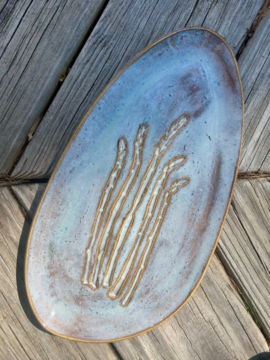 Pebble-Shaped, Embossed Asparagus Tray in Periwinkle
