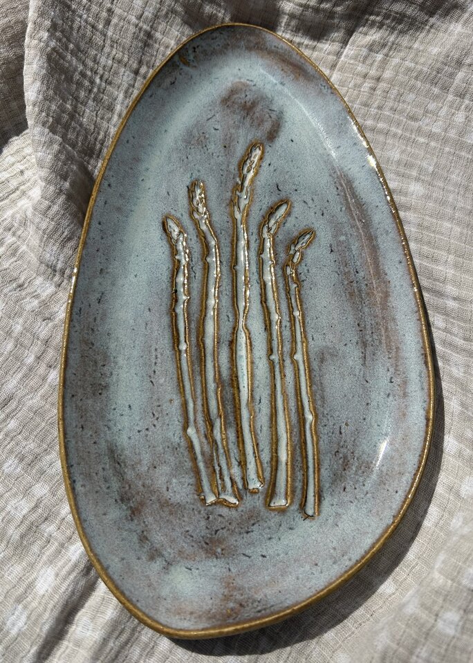 Pebble-Shaped, Embossed Asparagus Tray in Periwinkle - Image 3