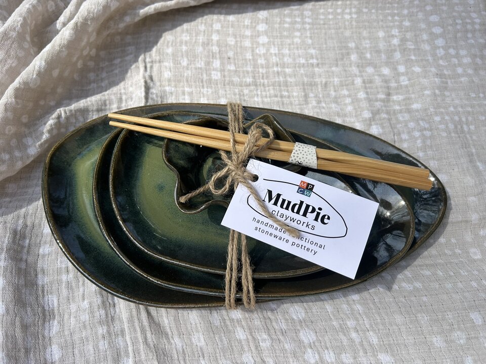 Pebble Plate Set in Turtleback Green