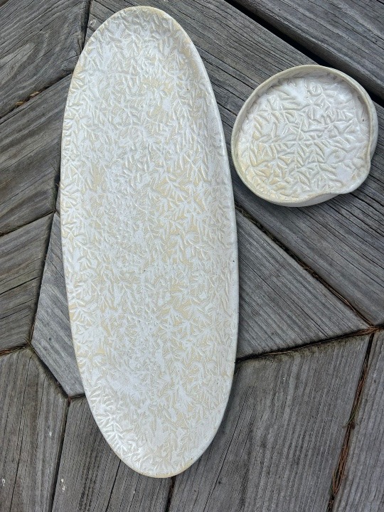 Vine Serving Tray & Spoonrest Set in Winter White