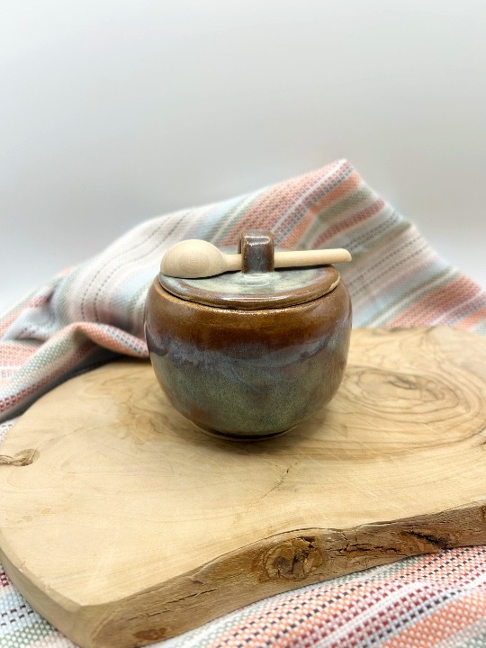 Lidded Salt Cellar in Rustic Pearl