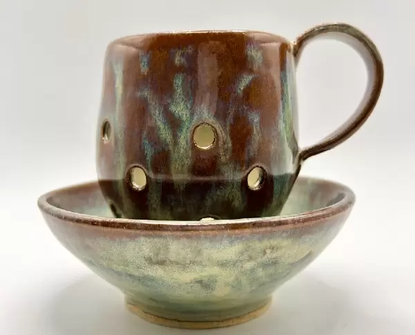 Small Handled Berry Bowl w/ Dish in Copper Pearl