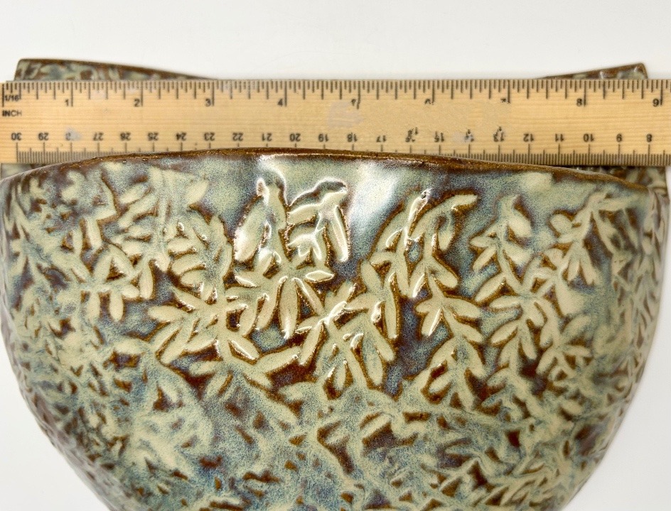 Wide Wall Pocket w/ Vines in Rustic Pearl - Image 3