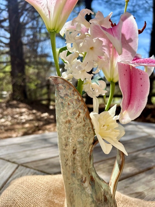 Embossed Swan Pitcher/Vase in Rustic Pearl - Image 3