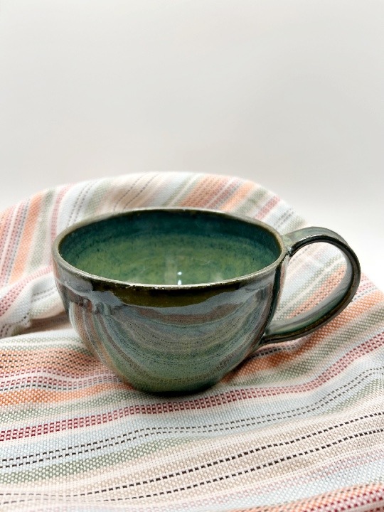 Latte mug in luminous Turtleback green