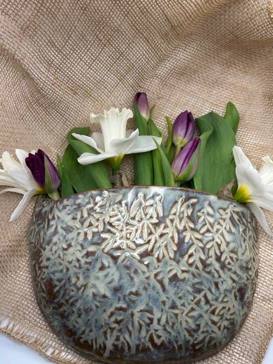 Wide Wall Pocket w/ Vines in Rustic Pearl