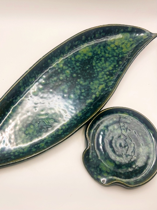 Curved Serving Tray & Spoon Rest Set in Lichen