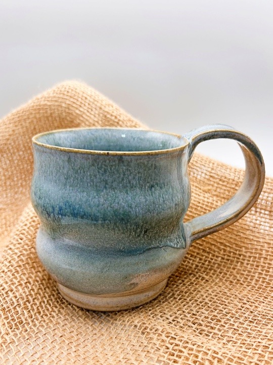 Bubble Mug Glazed in Water Lilies