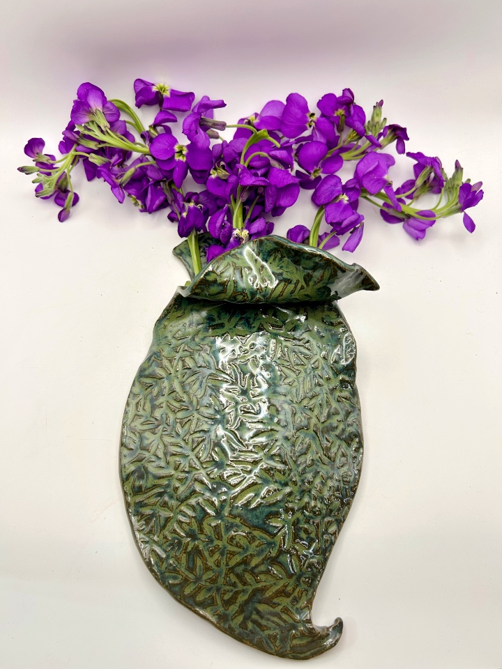 Vine Wall Pocket in Luminous Turtleback Green